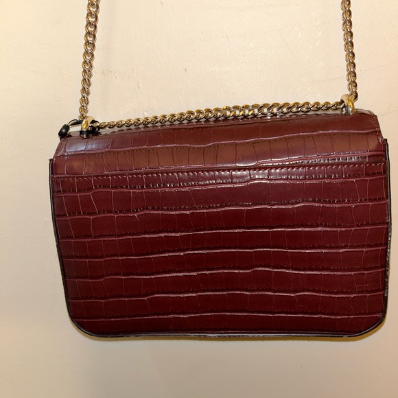 DKNY NEW PURSE IN GREAT CONDITION - Picture 4 of 6
